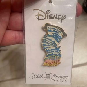 Disney Stitch Shoppe SLEEPING BEAUTY pin